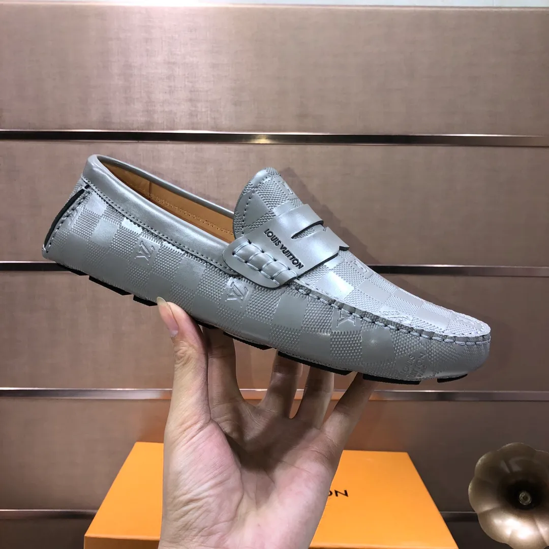 Men's men's shoes 💰420💰 [LV Doudou shoes] (water-dyed cowhide lining) new model is on the market, available on the official website. The new Doudou shoes are processed into single-color materials, and the uppers are made of imported cowhide material. The body of the shoe is fully hemmed with mark thread, and is lined with imported original cowhide leather. The elegant shoe shape is super suitable for all-matching, and the size is 38-44.